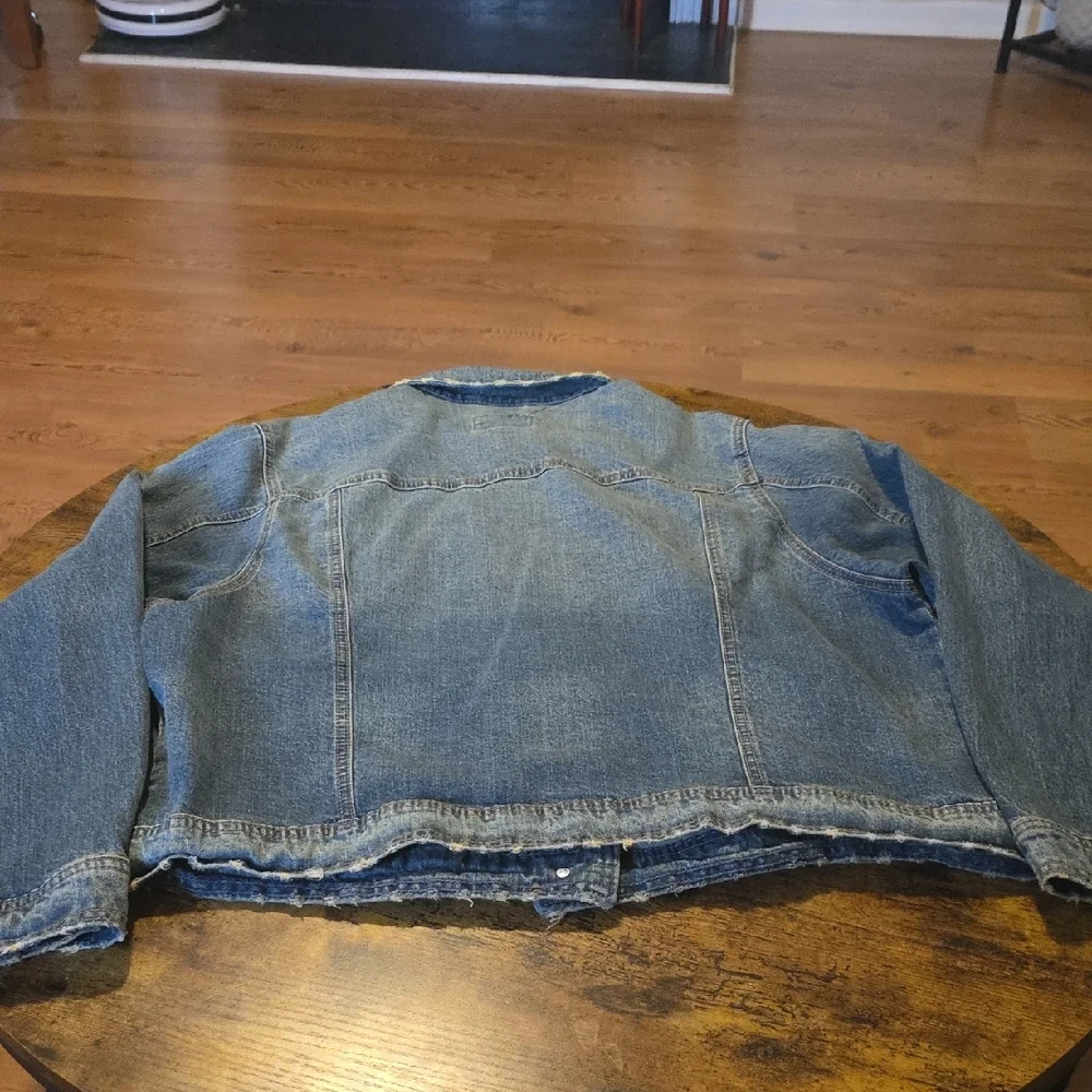 Universal Thread Blue Jean Jacket Timeless Style - Picture 6 of 10